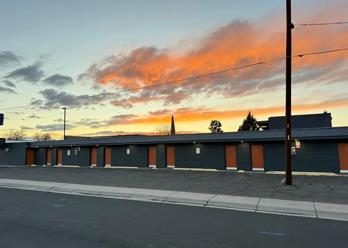 The Wesley Boutique Page, Az Page