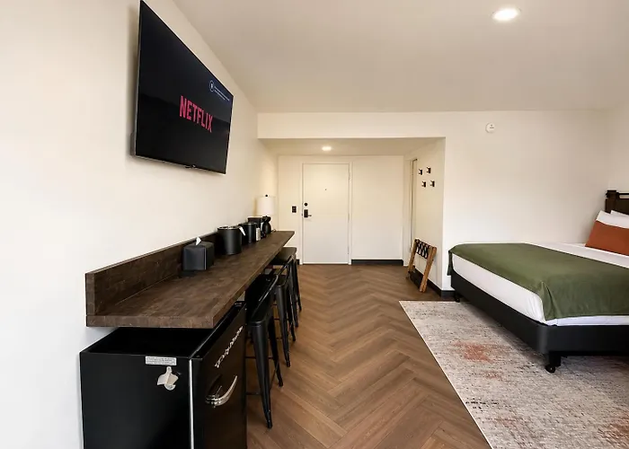 The Wesley Boutique Page, Az 3* Page