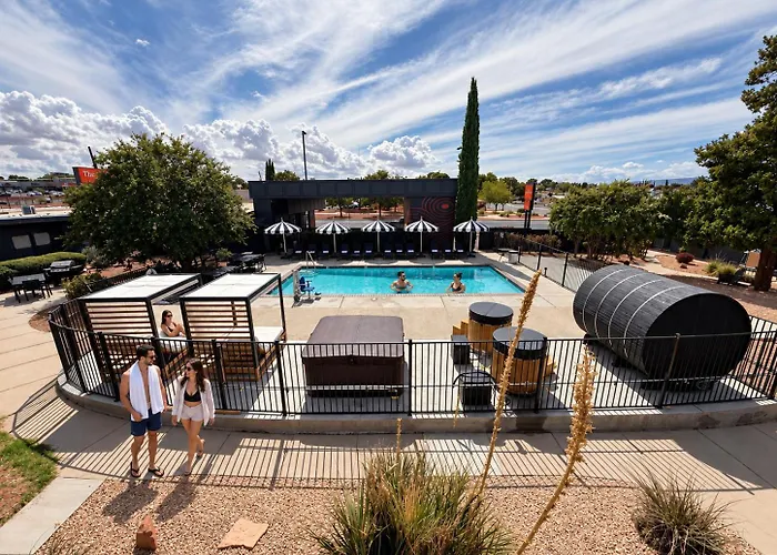 The Wesley Boutique Page, Az 3*